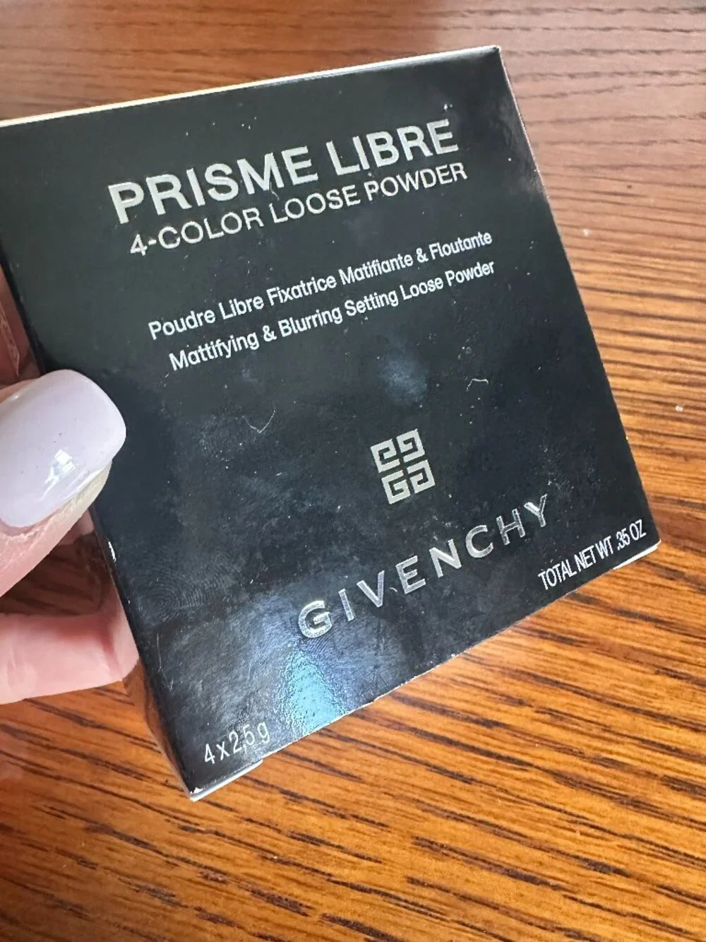 Givenchy 02 Satin Blanc - Prisme Libre Illuminating & Color Correcting Powder